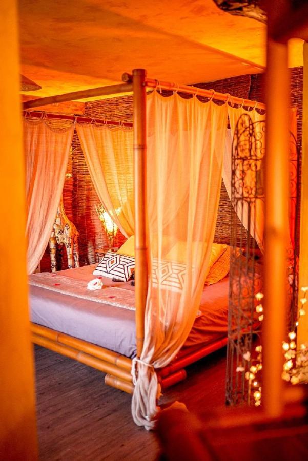 Domaine De La Croix Du Vexin Bed & Breakfast Themericourt ภายนอก รูปภาพ