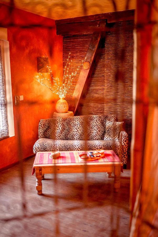 Domaine De La Croix Du Vexin Bed & Breakfast Themericourt ภายนอก รูปภาพ